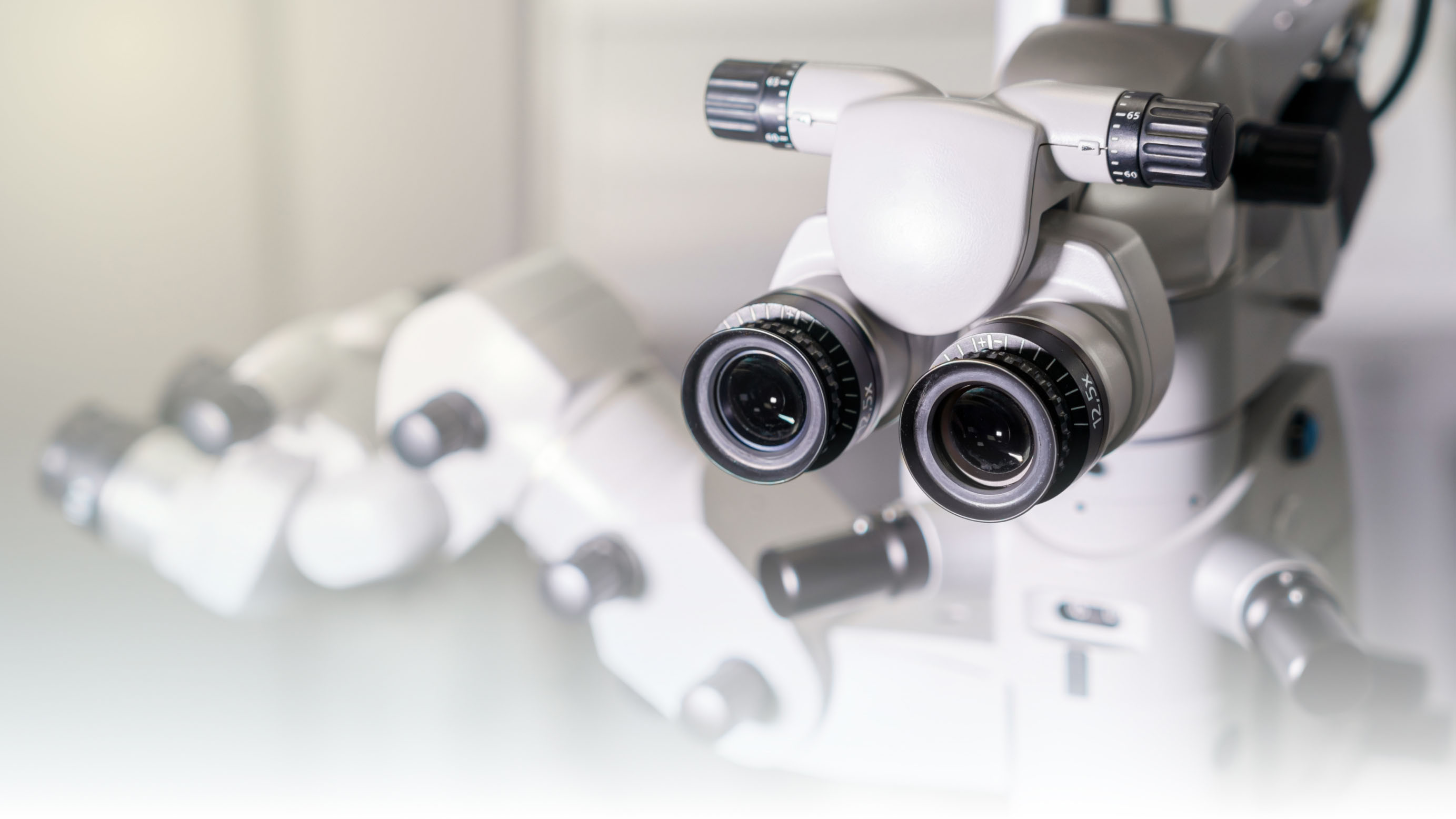 マイクロスコープの外観写真